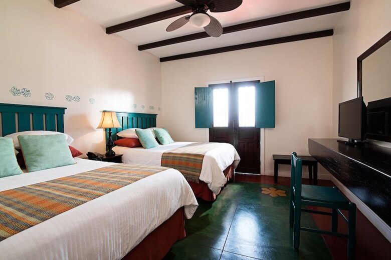Isla De Flores Hotel