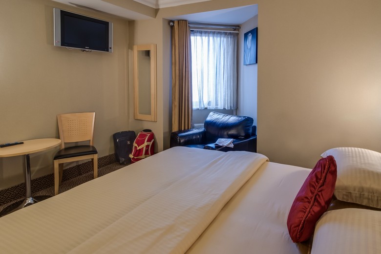 Hotel Academy Plaza