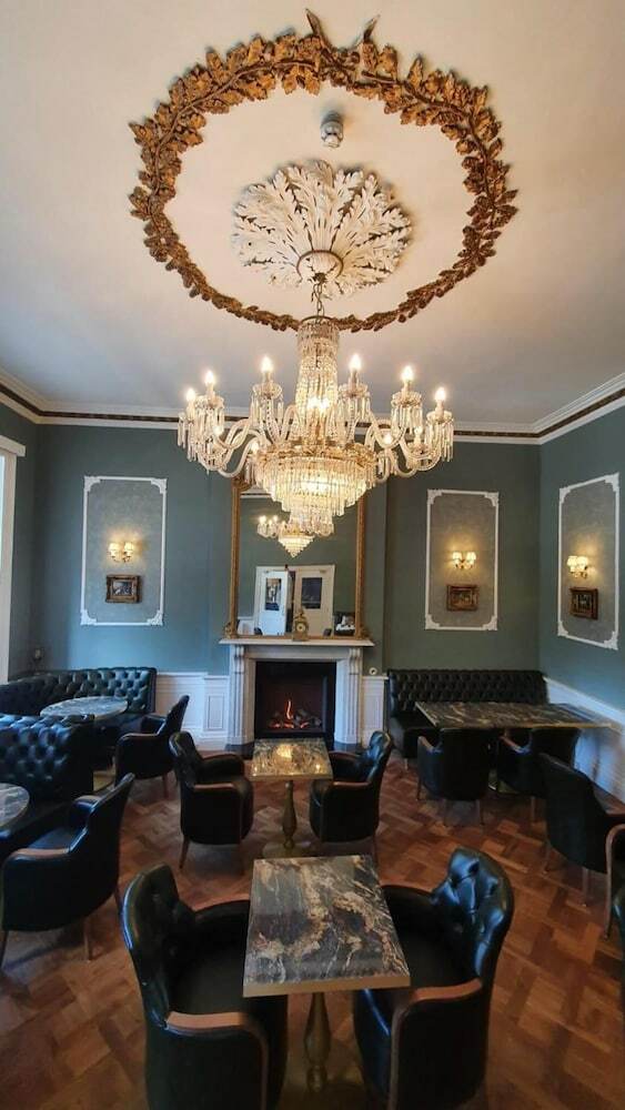 St George Hotel