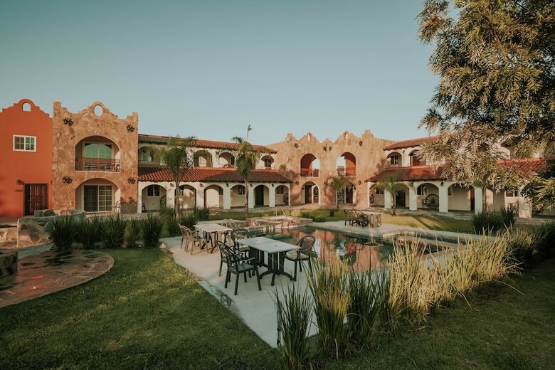 Hotel Hacienda Los Olivos