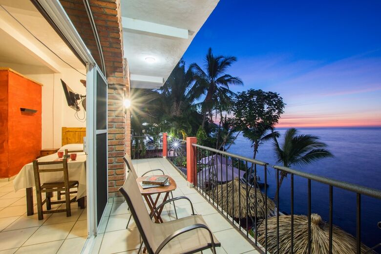 Aparthotel Traditional Sierra Leon Oceanfront Rooms