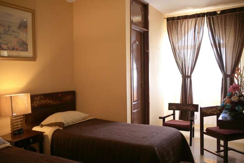 Hotel Aztlan