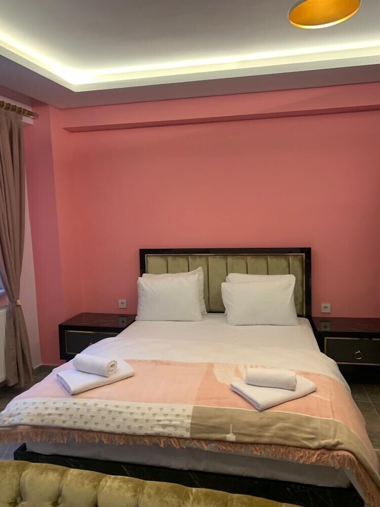 Taksim Miran Suit