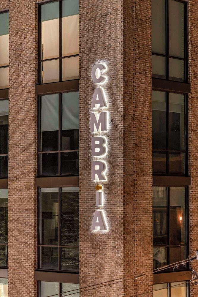 Cambria Hotel Savannah Downtown Historic District