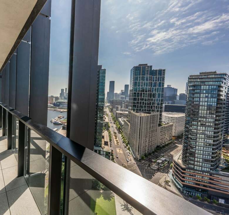 Melbourne Private Apartments - Collins Wharf Waterfront, Docklands