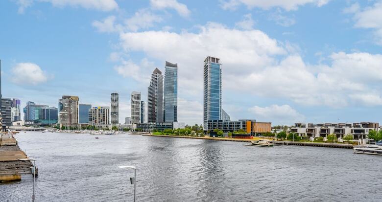 Melbourne Private Apartments - Collins Wharf Waterfront, Docklands