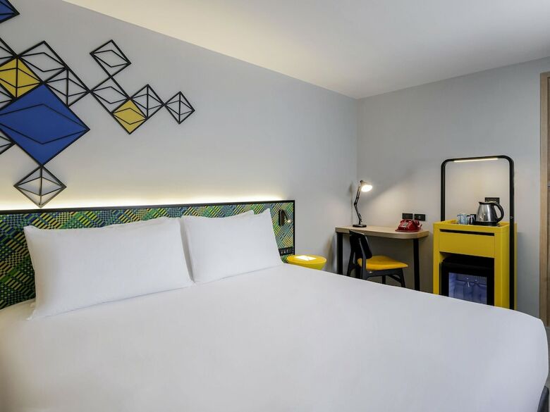 Hotel Ibis Styles Bangkok Silom