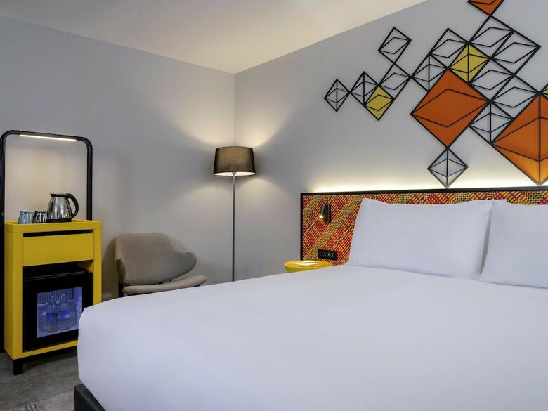 Hotel Ibis Styles Bangkok Silom
