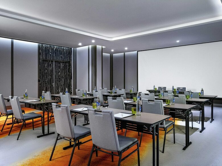 Hotel Ibis Styles Bangkok Silom