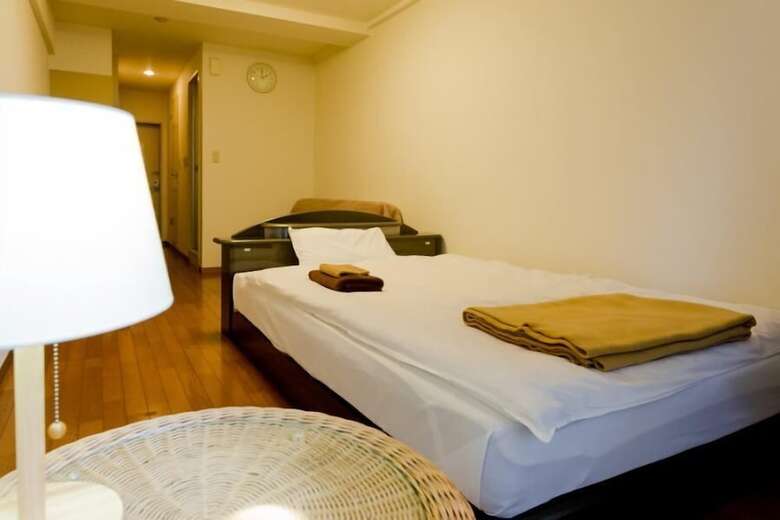 Hotel Capsule And Sauna Narimasu - Caters To Men