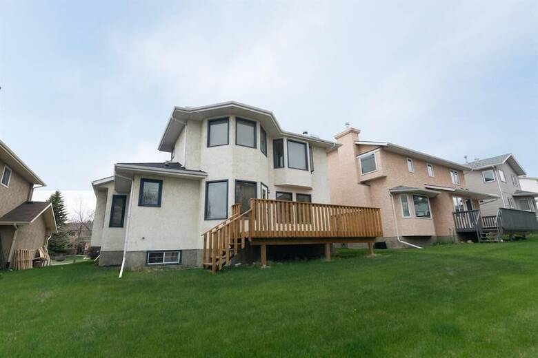 Calgary Hawkwood Service Resident