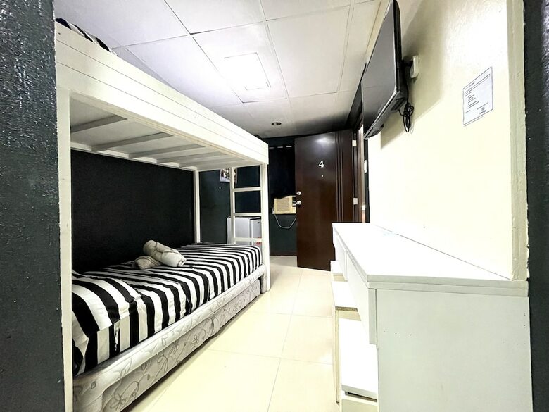 Hotel Super Oyo 910 Sabaidee Suites