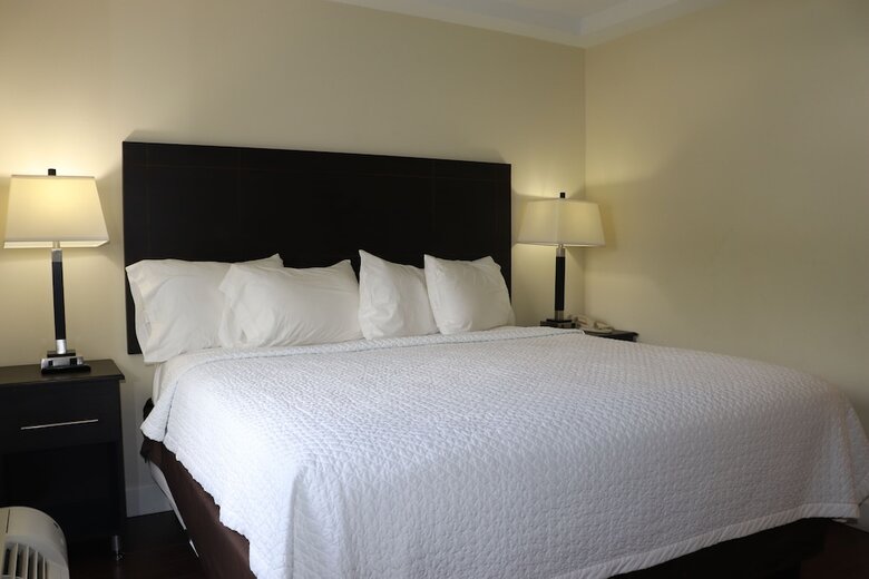 Hotel Curtis Inn & Suites