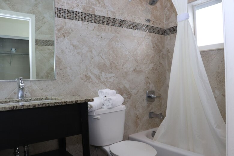 Hotel Curtis Inn & Suites