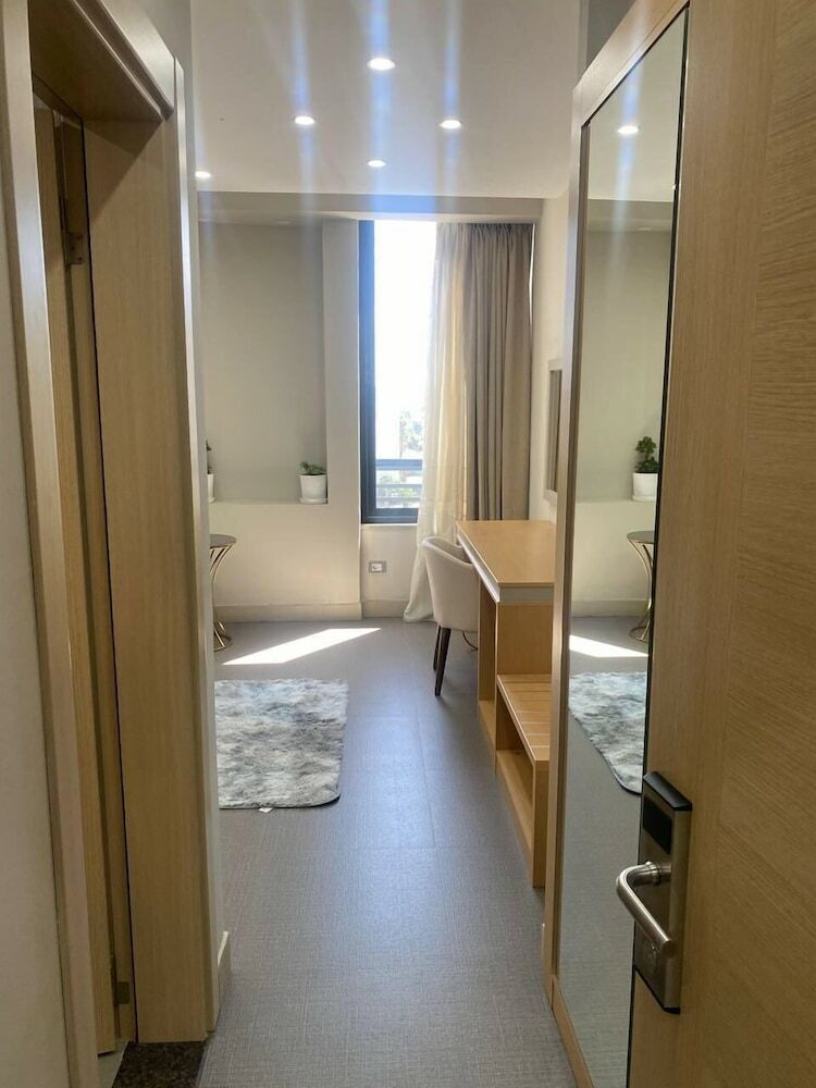 Eyana Hotel
