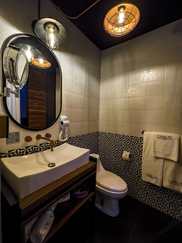 Cadillac Hotel Boutique