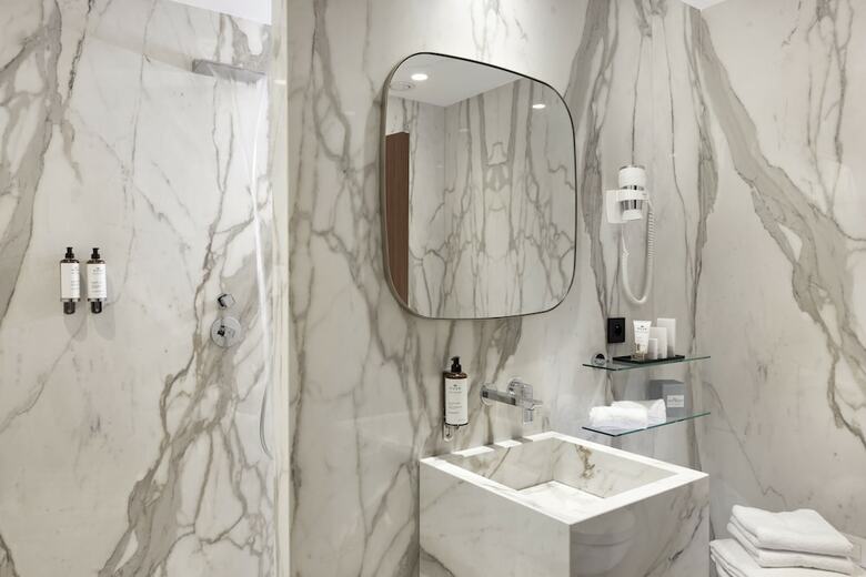 Hotel Howard Sur Seine