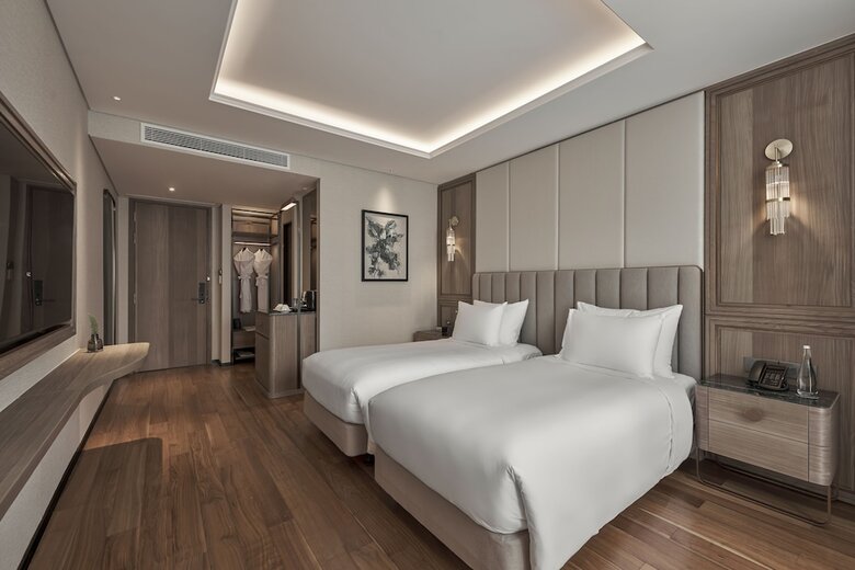 Hotel La Siesta Premium Saigon