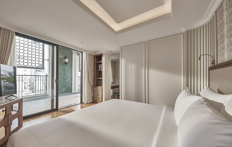 Hotel La Siesta Premium Saigon