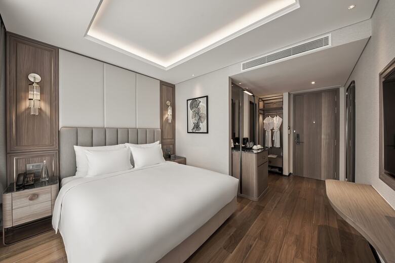 Hotel La Siesta Premium Saigon