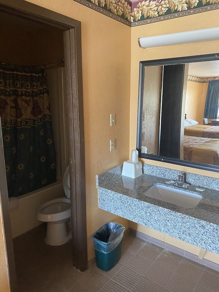 Motel Executive Inn And Suites