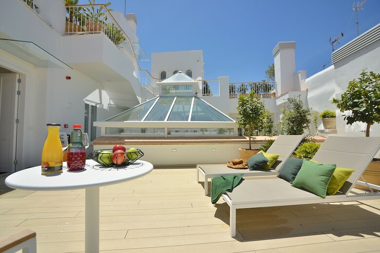 Aparthotel Plaza Mina Suites - Adults Recommended