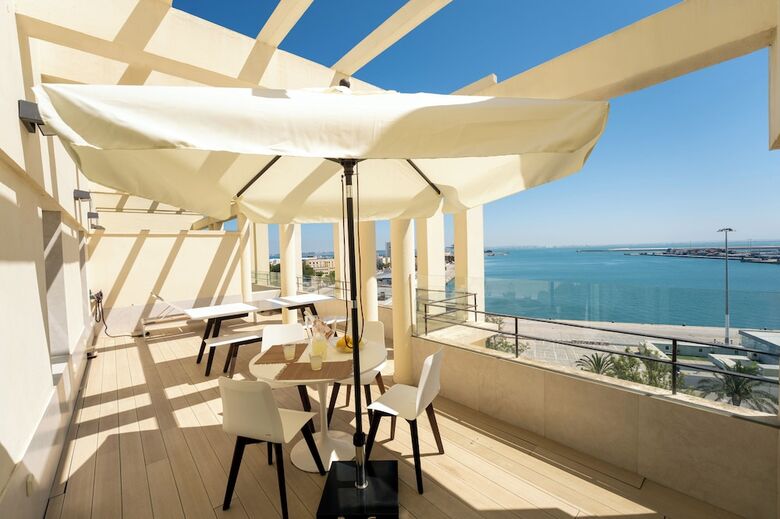 Aparthotel Plaza Mina Suites - Adults Recommended