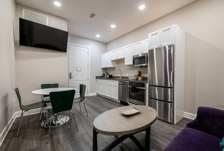 Aparthotel Bywater Suite Hotel
