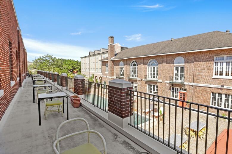 Aparthotel Bywater Suite Hotel