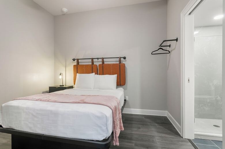 Aparthotel Bywater Suite Hotel