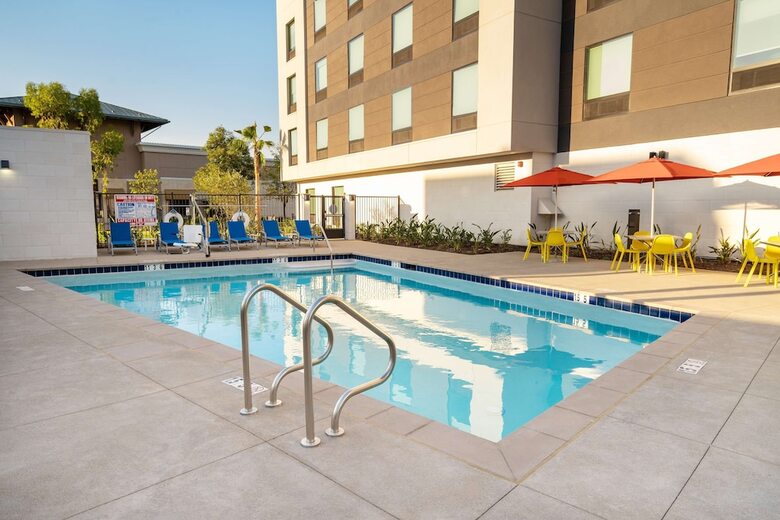 Hotel Home2 Suites By Hilton Corona