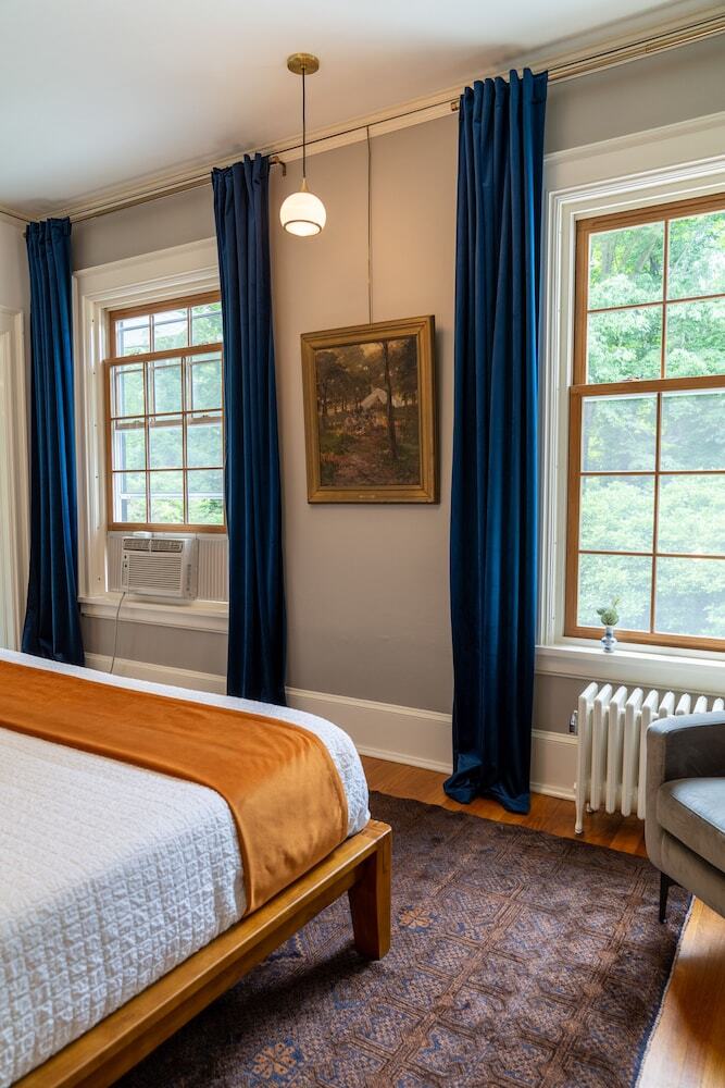 16 Elm Heritage Hotel