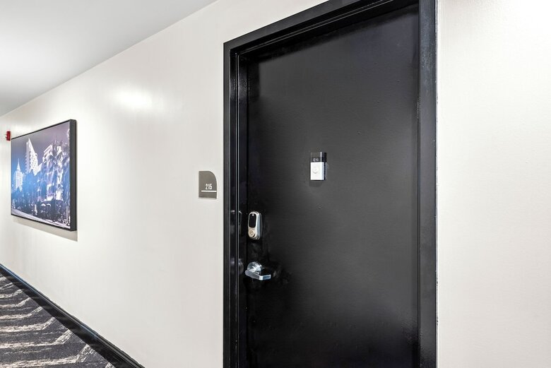 Hotel Luxuri Suites