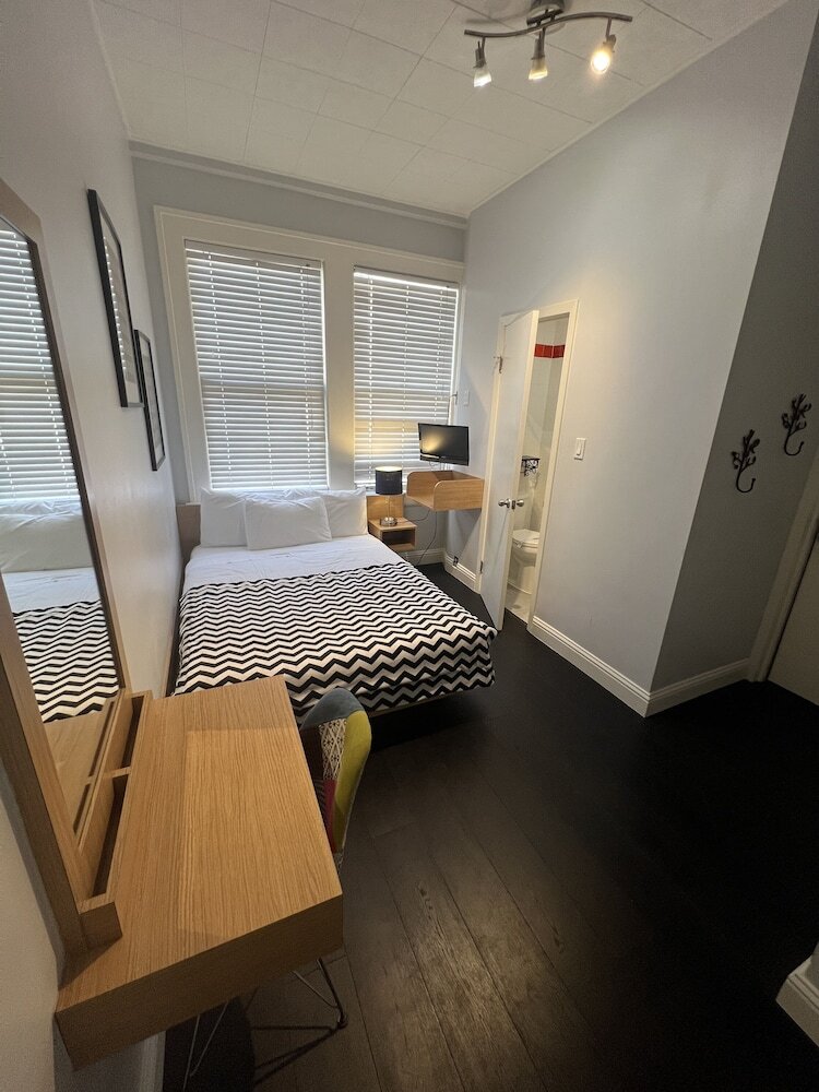 Touchstone Hotel - City Center