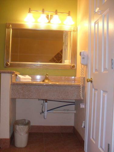 Motel Newport News Inn