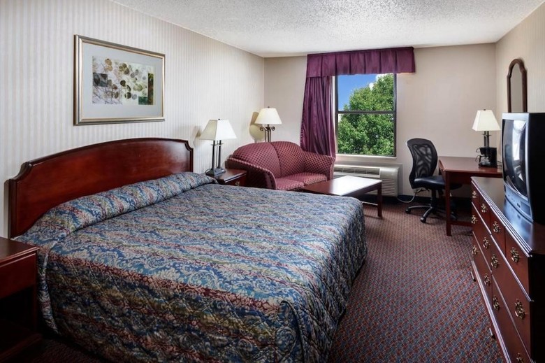 Motel Mulberry Inn And Plaza