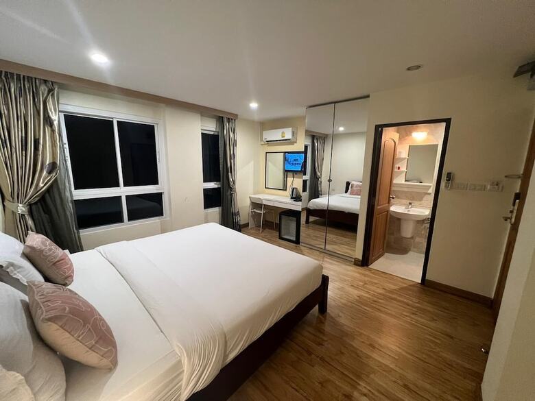 Hotel V Check Inn Sukhumvit 22