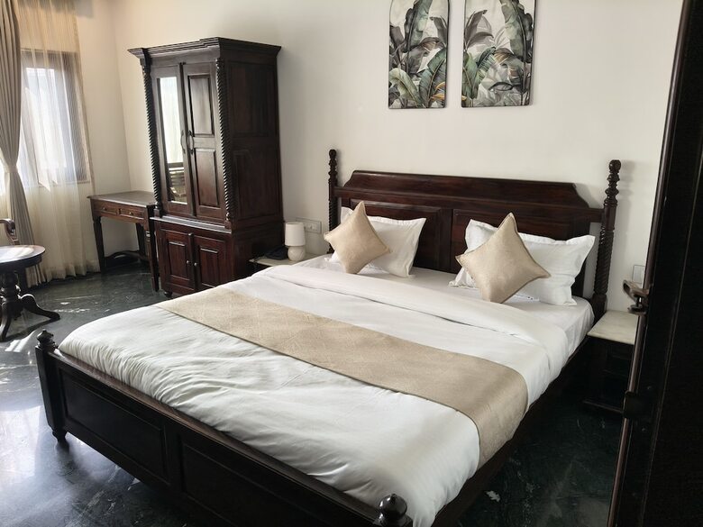 H N M The Boutique Hotel