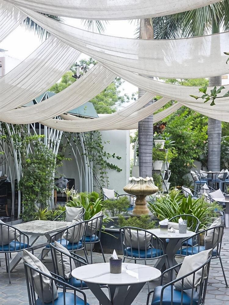 H N M The Boutique Hotel