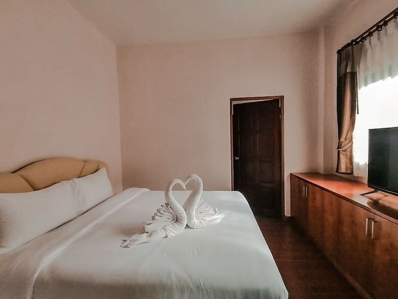Hotel Chaithalay Khanom Resort