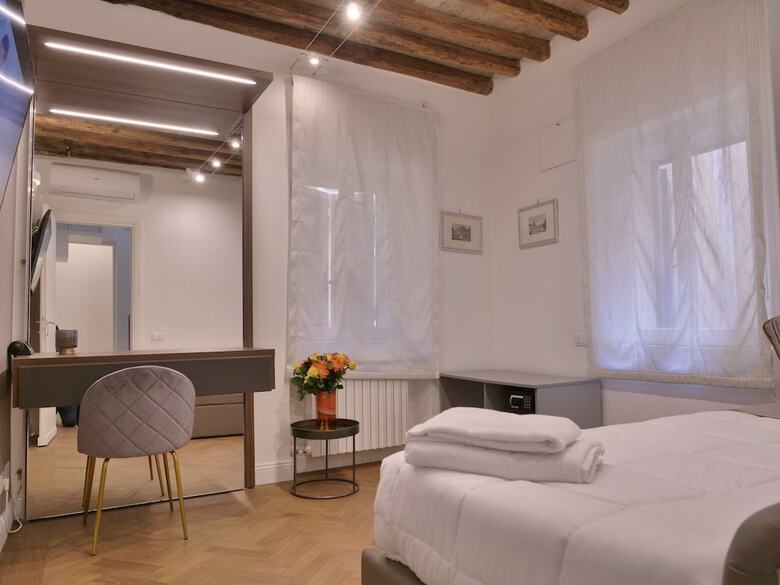 Bed & Breakfast Helmirage Suite Via Del Corso