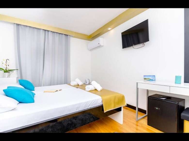 Room-all Saints Suites B&B Kastela - Dou