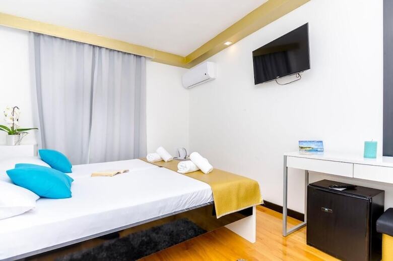 Room-all Saints Suites B&B Kastela - Dou