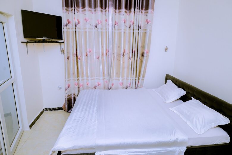 Lao Tangren Restaurant & Guesthouse
