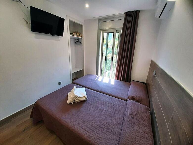 Hotel Hostal Sant Ram�n