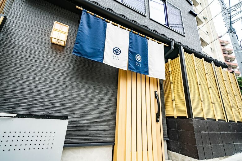 Apartamentos East One