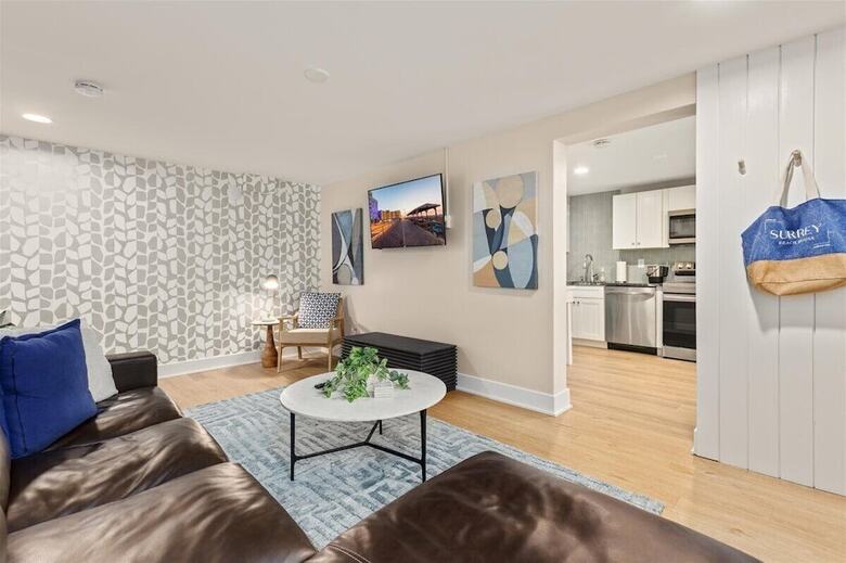 Hotel Surrey Beach House