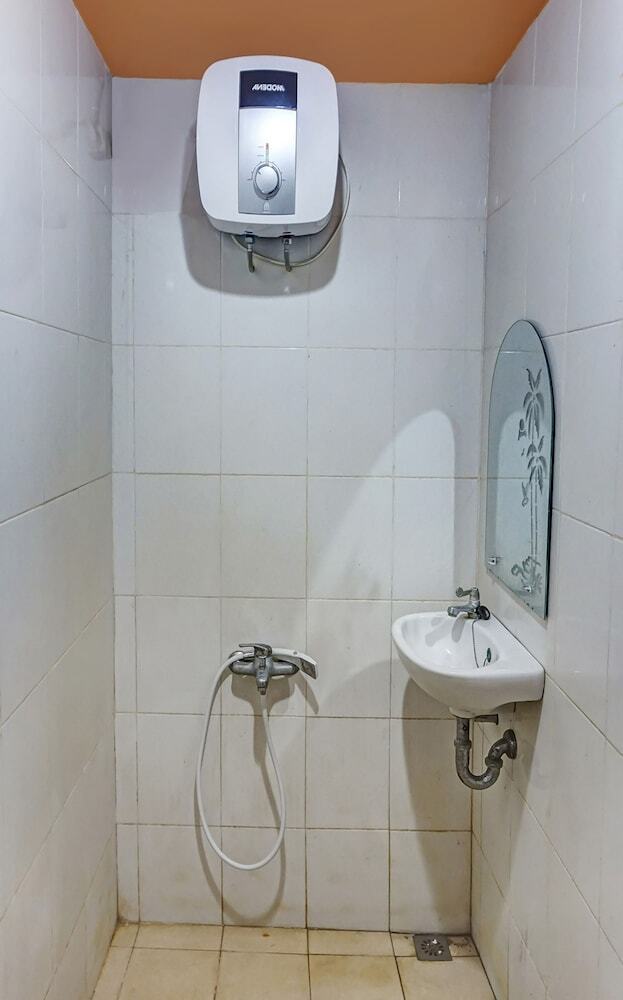 Hotel Oyo 90923 Makassar Cottage