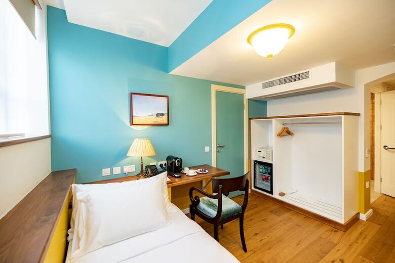 Limehouse Library Hotel