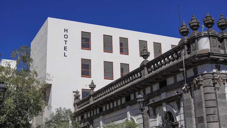 Six Hotel Guadalajara Degollado